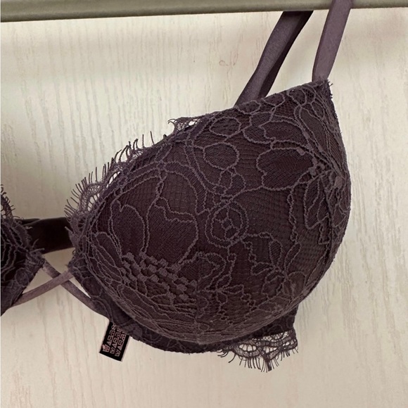 New Victoria's Secret Woman's Dream
Angels Lace Push Up Bra Brown, Sz 34C - Picture 2 of 12
